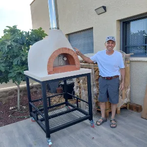 טאבון חמר מותקן בחצר ביתית